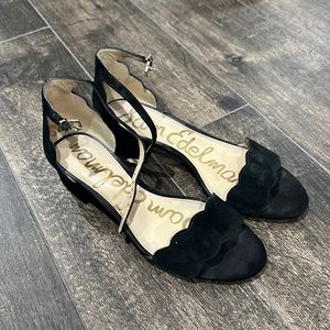 Sam Edelman block heeled sandal in black suede. 1.75 heel night, size 8.